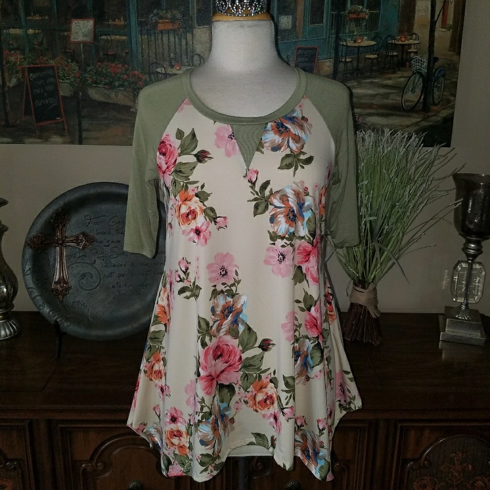Floral shark bite top
